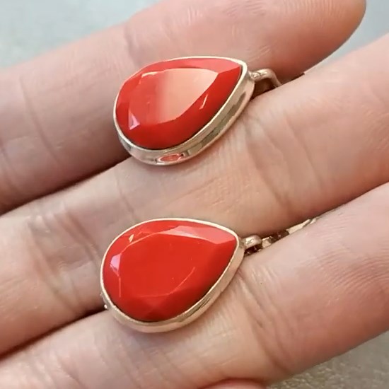 Серьги 'Капля' с кораллом им