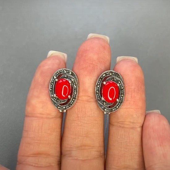 Серьги 'Ива' с кораллом и марказитами